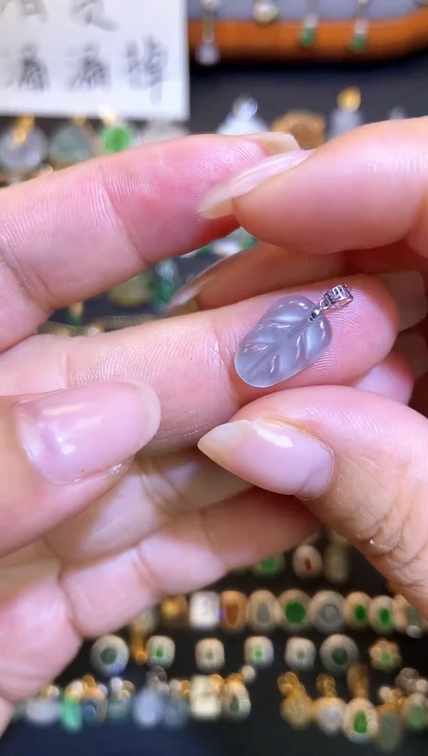 翡翠18K金镶嵌吊坠(不含链)1
