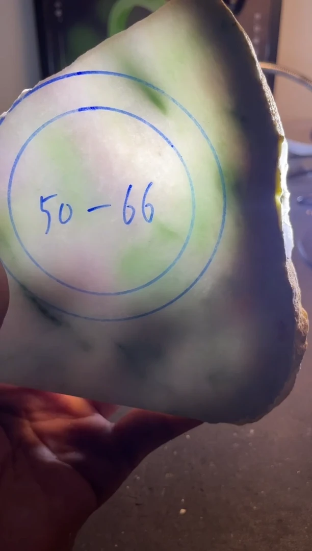 未镶嵌翡翠定制翡翠鼻***酸翡翠