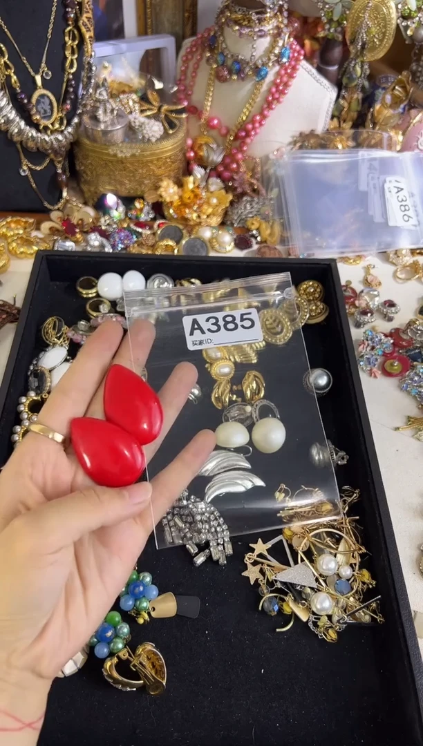 合金无铜合金385 中古首饰都有瑕疵 请确认好成色尺寸在拍！