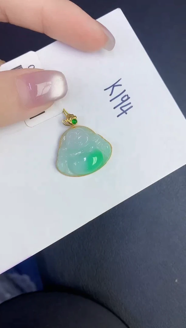 颈饰18K金镶嵌翡翠缅甸天然翡翠A货