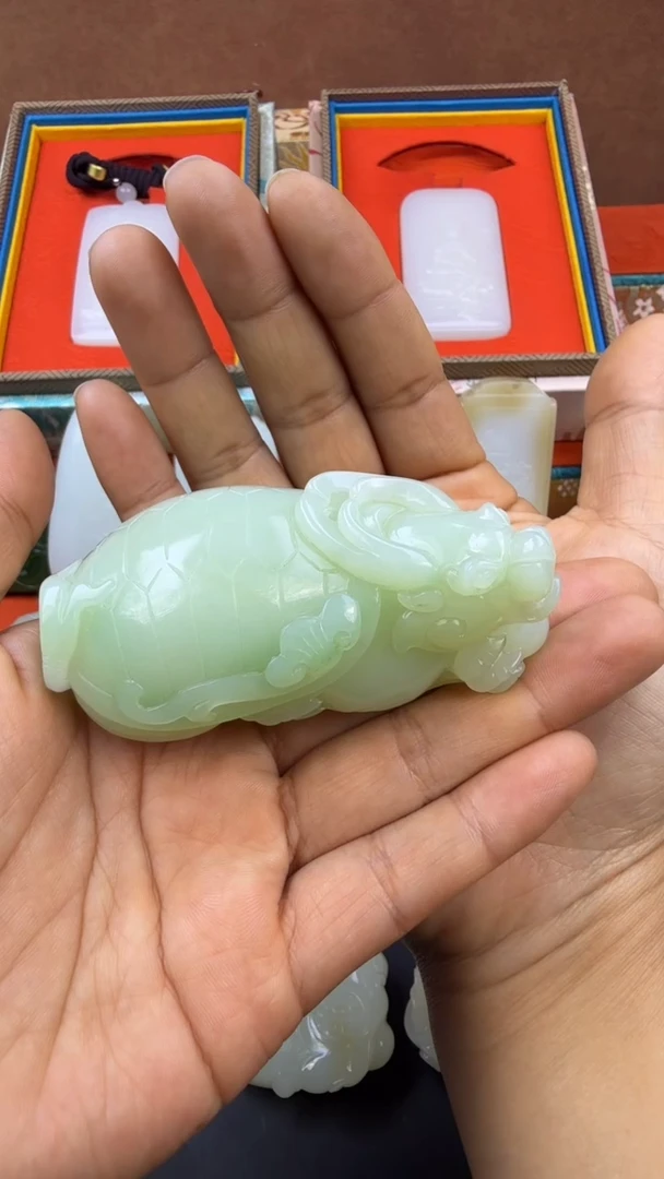 未镶嵌和田玉挂件和田玉