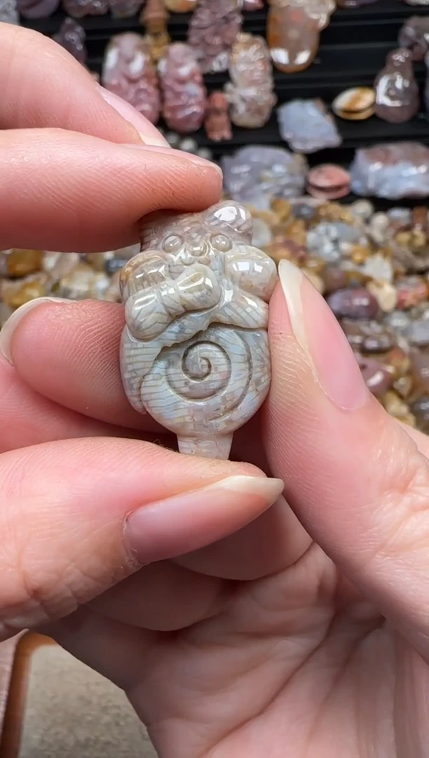 颈饰未镶嵌硅化珊瑚（珊瑚玉）386