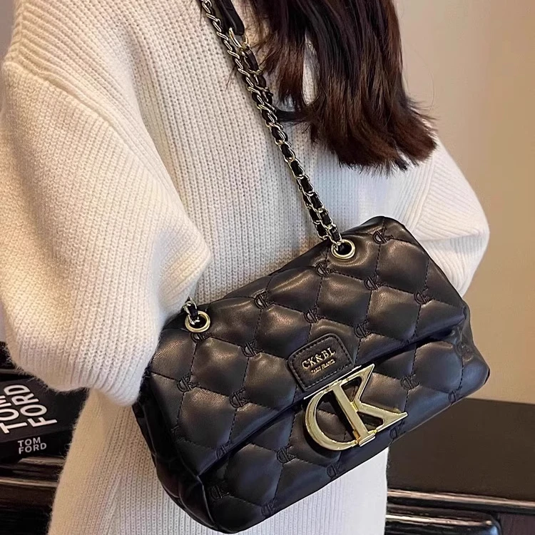 2026年香港品牌时尚链条包通勤风大容量单肩斜挎包菱格拉链单肩包