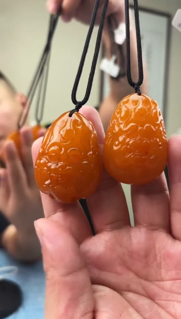 琥珀未镶嵌珠宝奇石H017 微瑕假一罚十多样性发其一