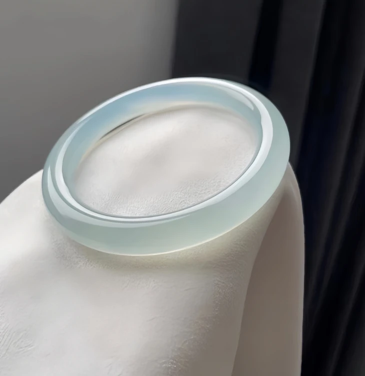 天然无优化10mm胖圆条冰川蓝玛瑙手镯浅青蓝精美女士玉髓镯子