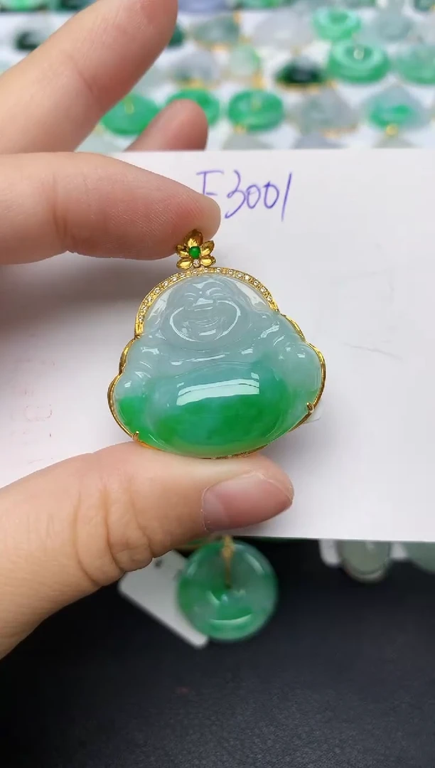 颈饰18K金镶嵌翡翠 天然缅甸A货翡翠百元以上9元证书费自理