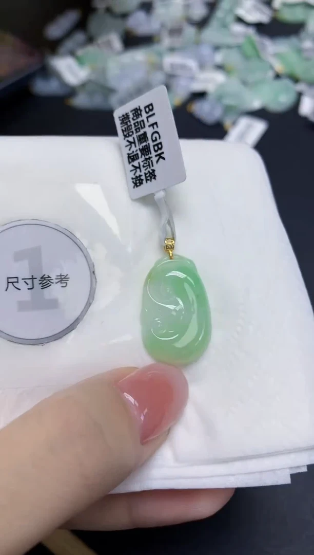 颈饰18K金镶嵌翡翠天然缅甸翡翠A货百元以上9元证书费自理