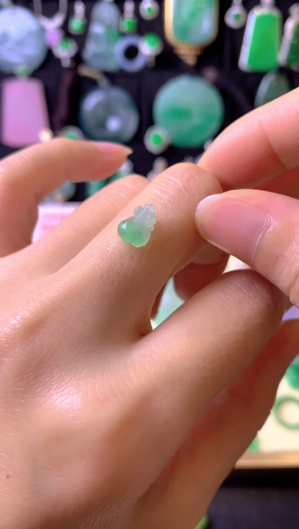 定制翡翠未镶嵌毛货抛光