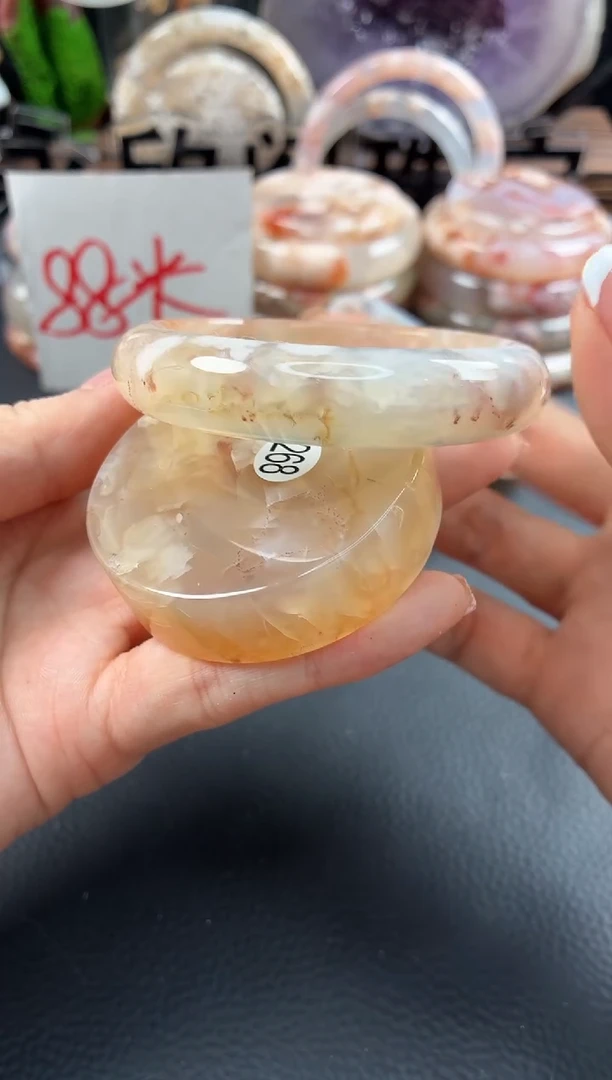 未镶嵌手镯（圆镯）石英质玉53