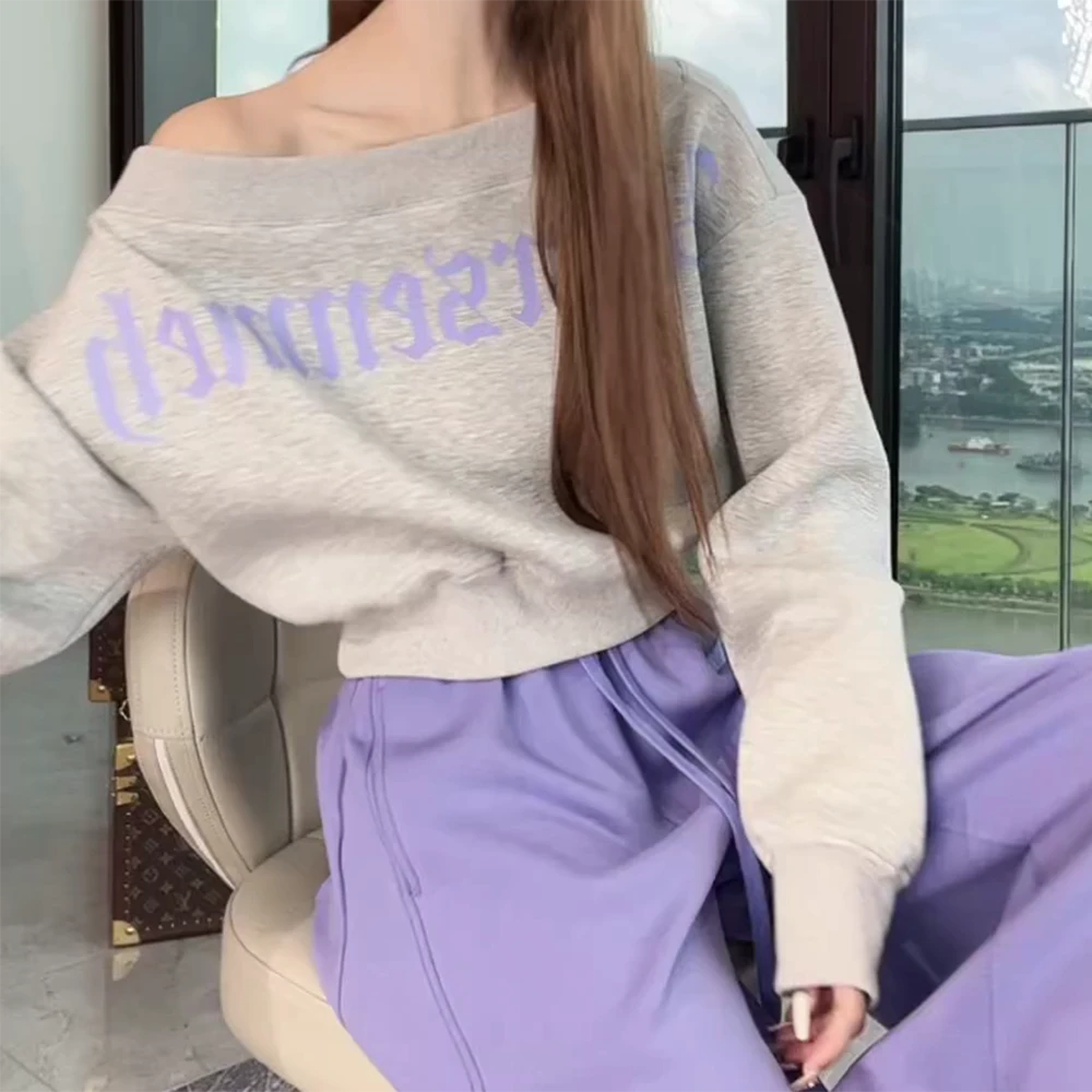 【四穿上衣】韩版时尚印花一字肩字母斜肩卫衣C6111