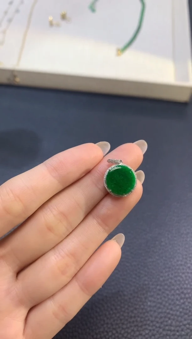 翡翠18K金镶嵌吊坠(不含链)Z1   多样性发一件