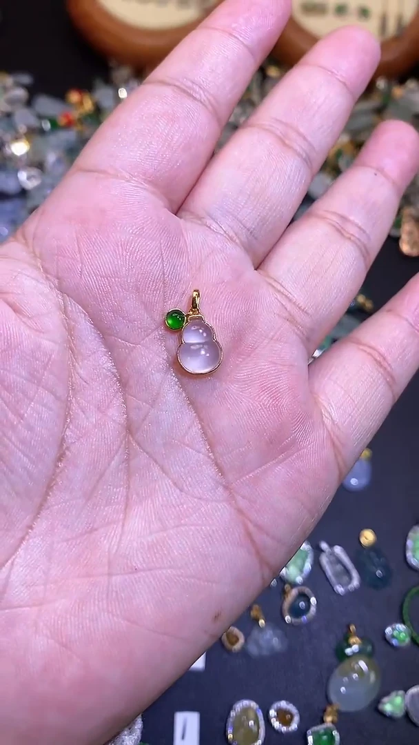 【闪购商品】翡翠吊坠(不含链)18K金镶嵌1