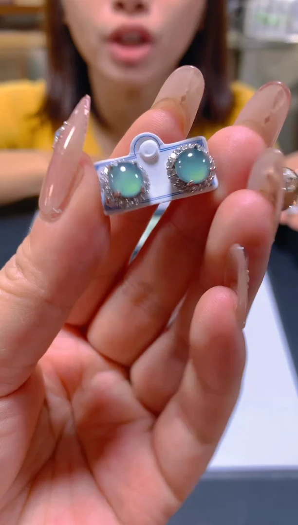 未镶嵌翡翠耳饰多样性发一