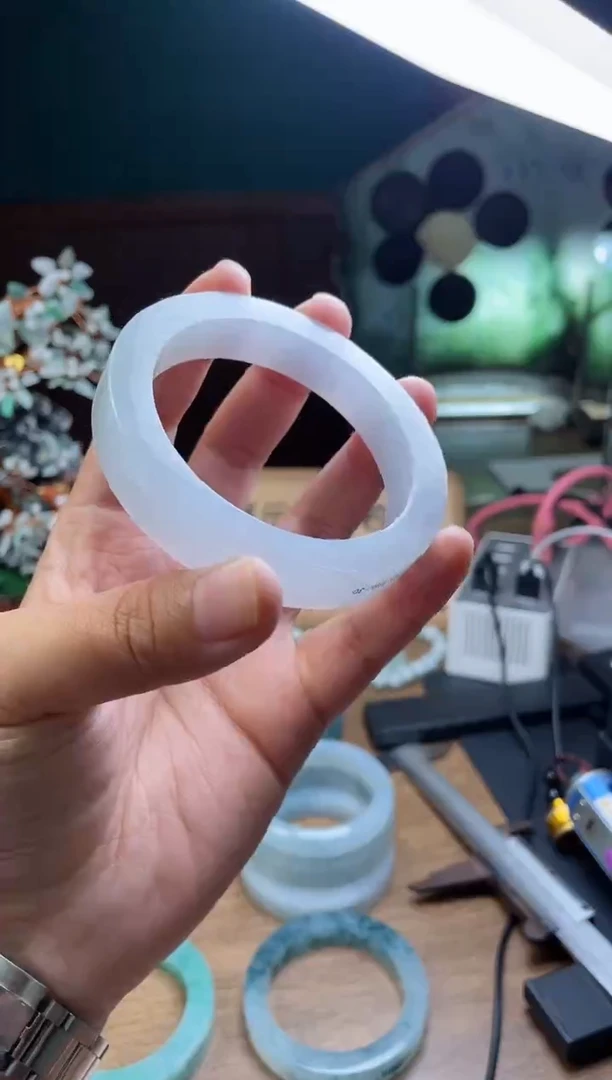 【闪购商品】定制翡翠手镯未镶嵌定制