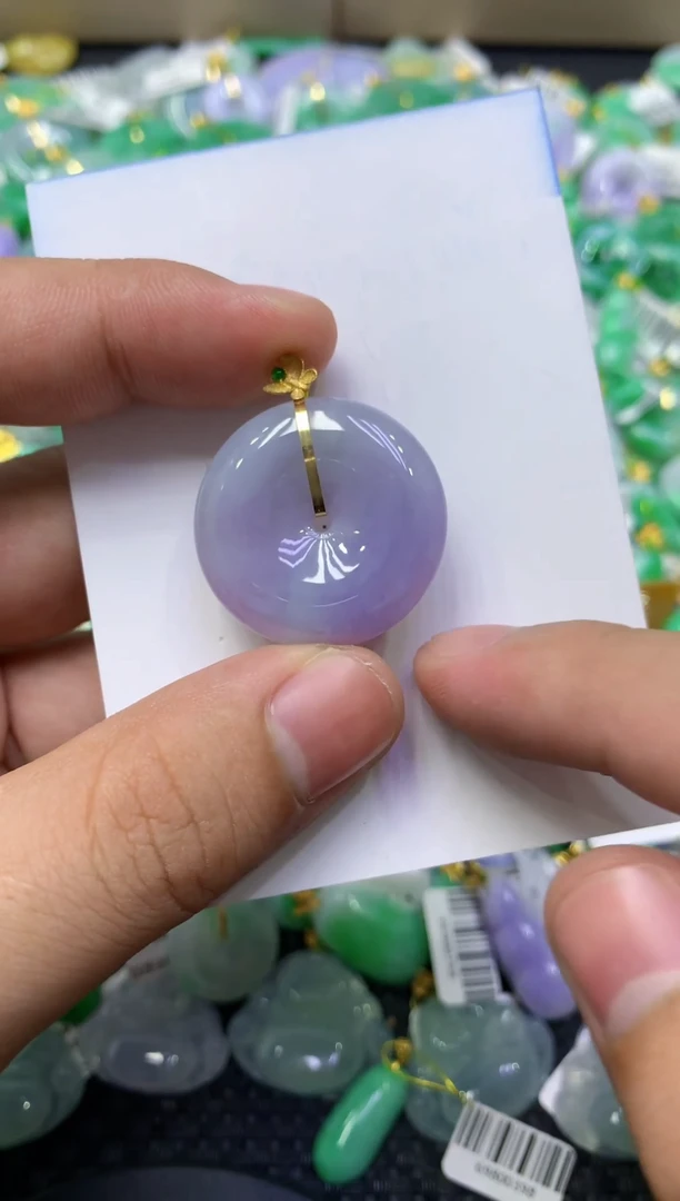 颈饰18K金镶嵌翡翠苹****a天然缅甸翡翠A货