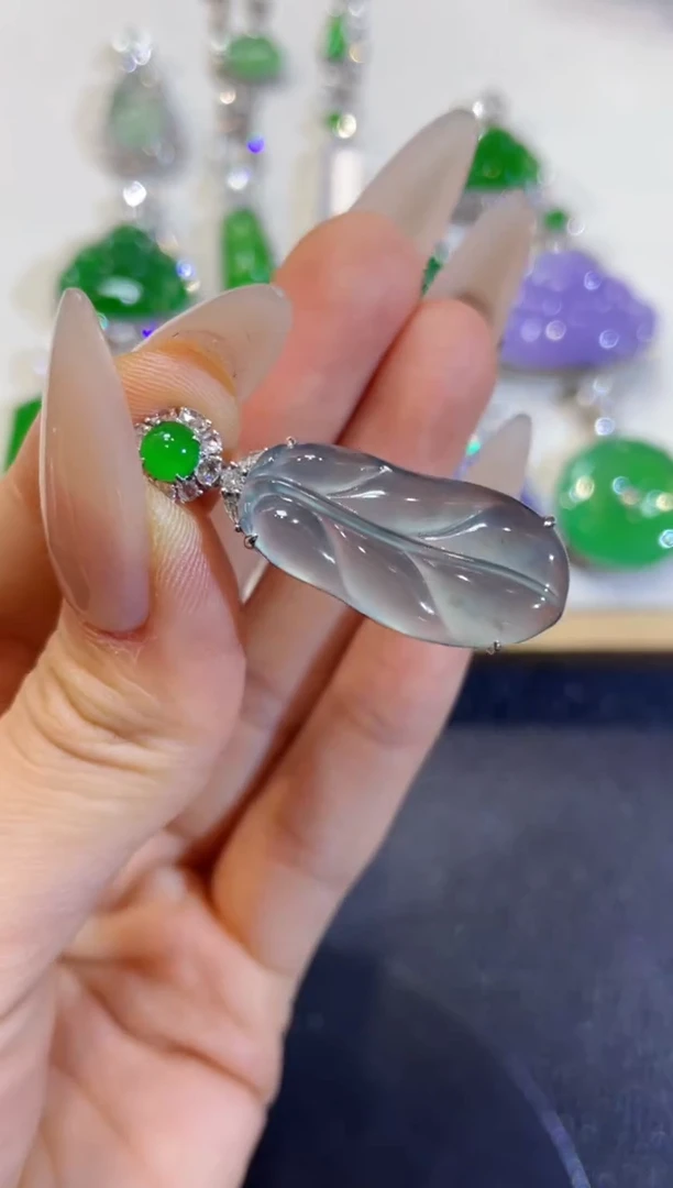 吊坠(不含链)18K金镶嵌翡翠团购9