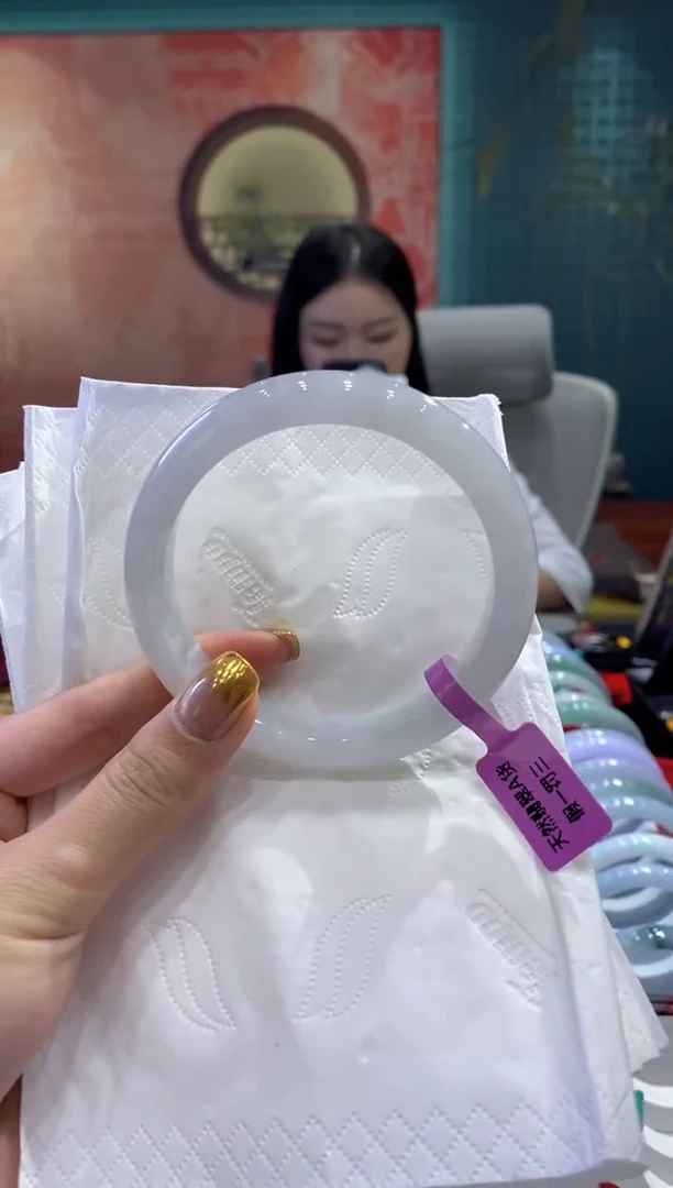 翡翠手镯未镶嵌多人06622