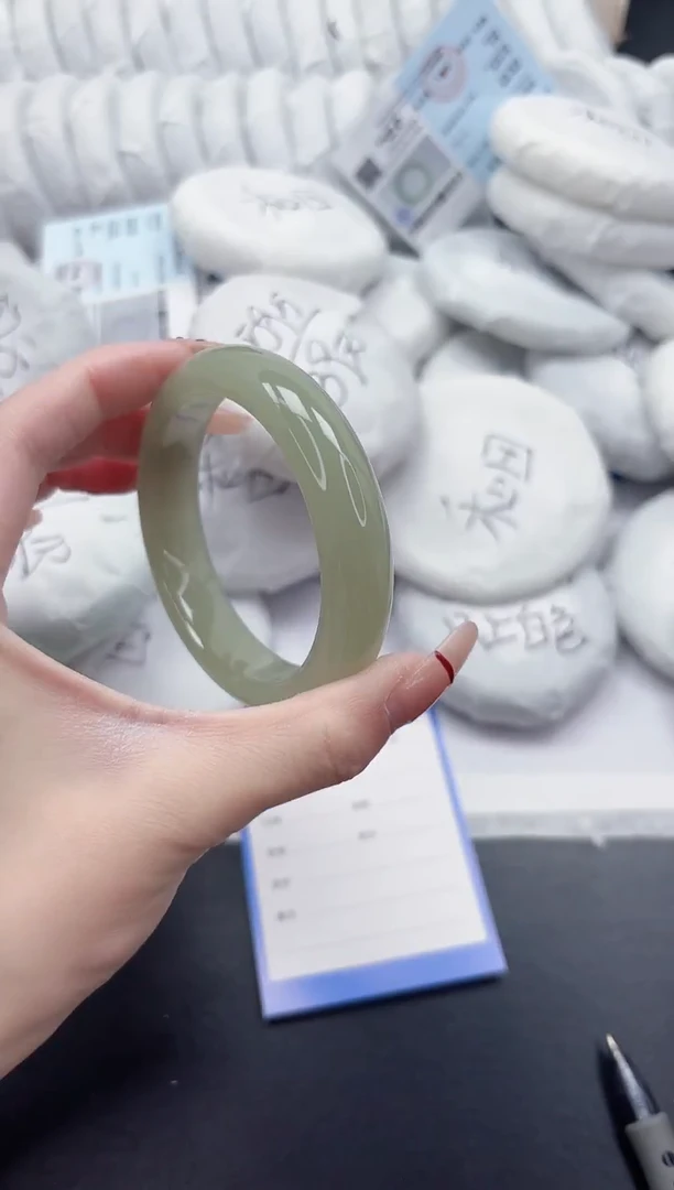 未镶嵌手镯石英质玉65-59.8DK