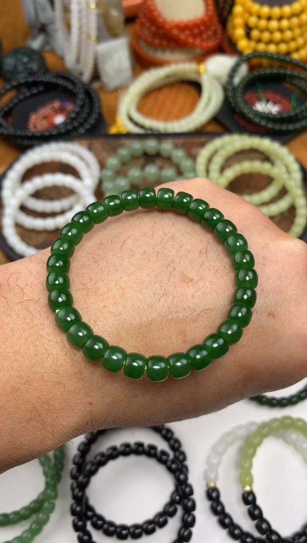 颈饰未镶嵌和田玉手串