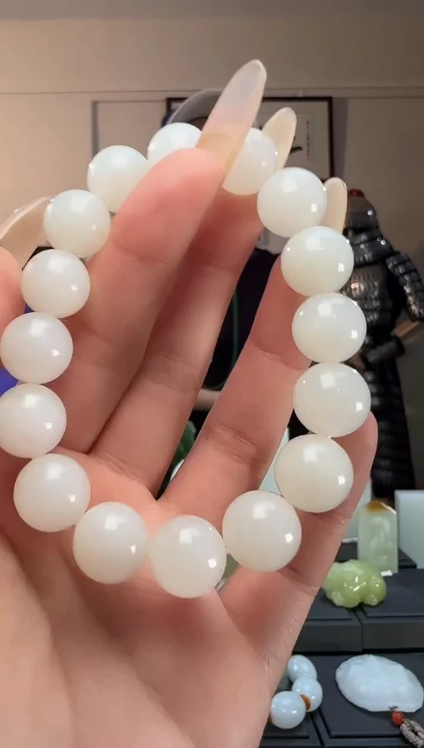 颈饰未镶嵌和田玉白玉圆珠手串