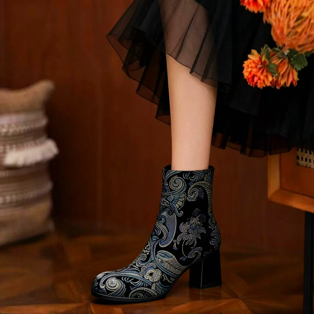 花色羊皮短靴女2025年新款小众款民族风特色小短靴中跟粗跟靴子女