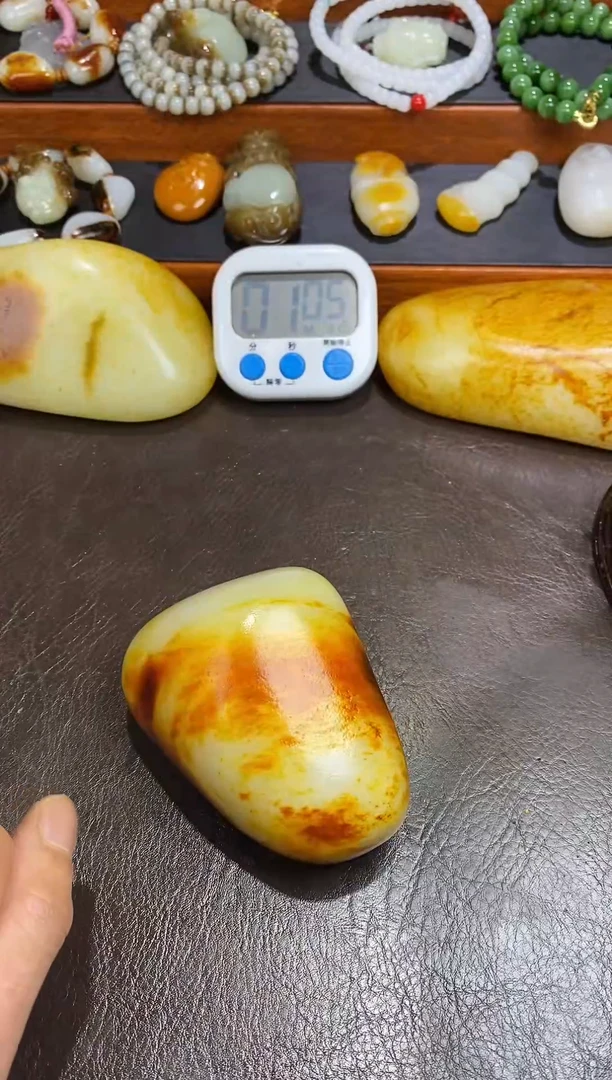 未镶嵌和田玉摆件云****.和田玉