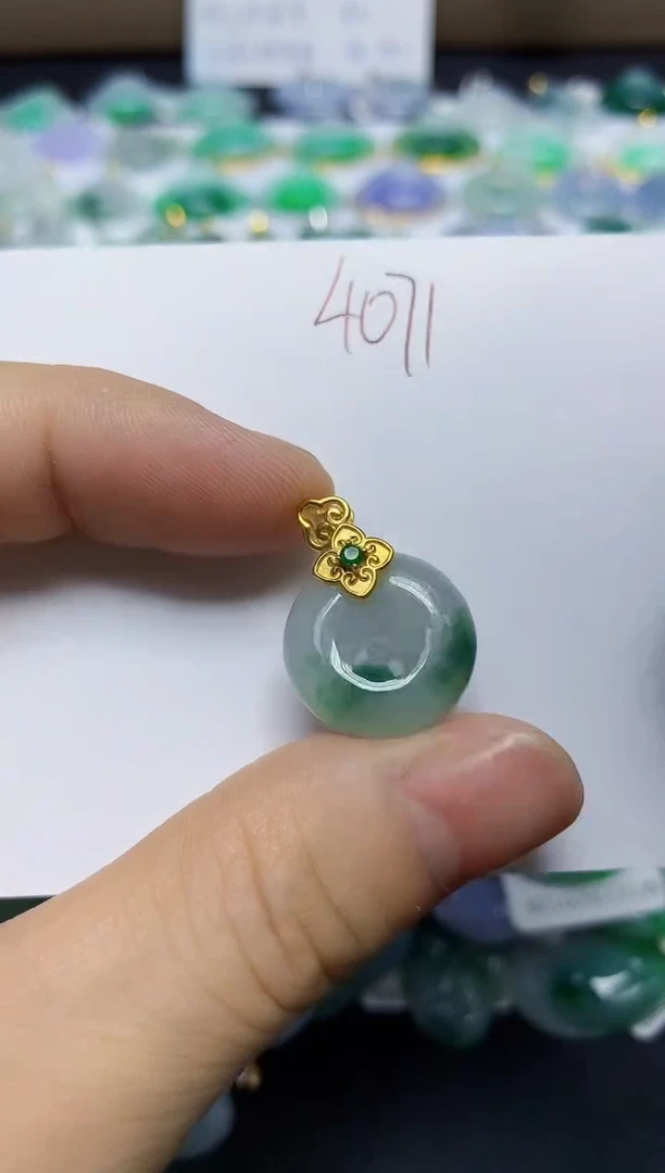 翡翠未镶嵌颈饰天然缅甸翡翠A货