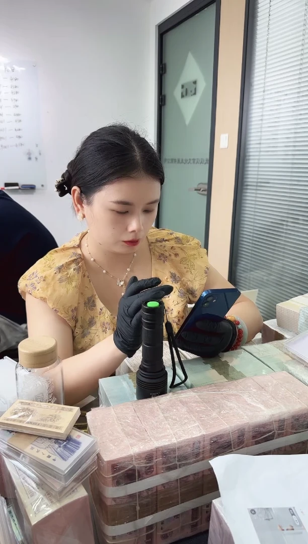 福利整捆千张连号 保真 01 老虎8 蓝精灵