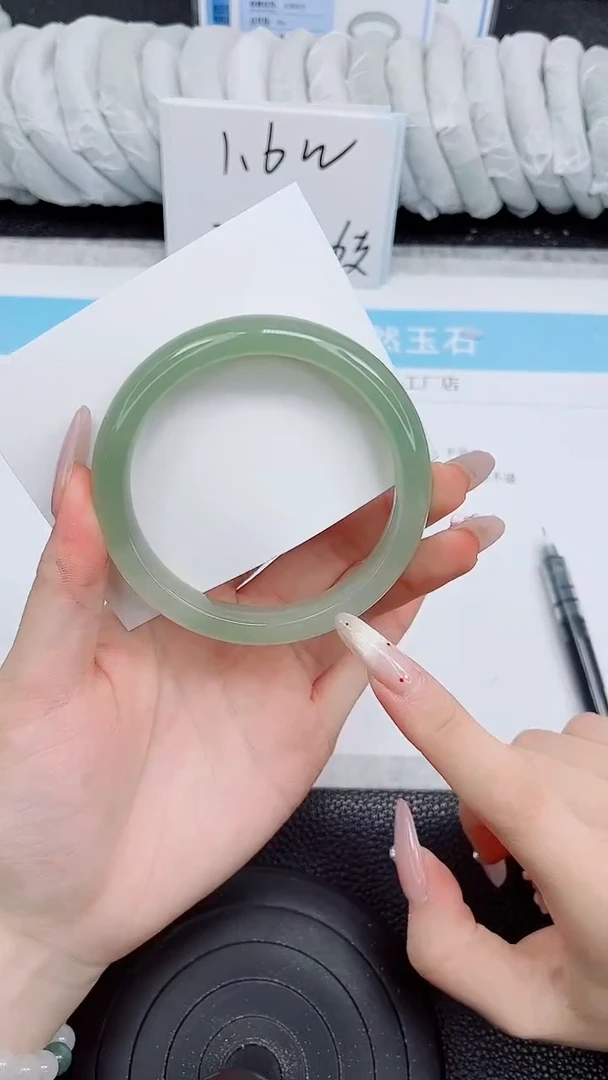 未镶嵌手镯石英质玉153-60.8