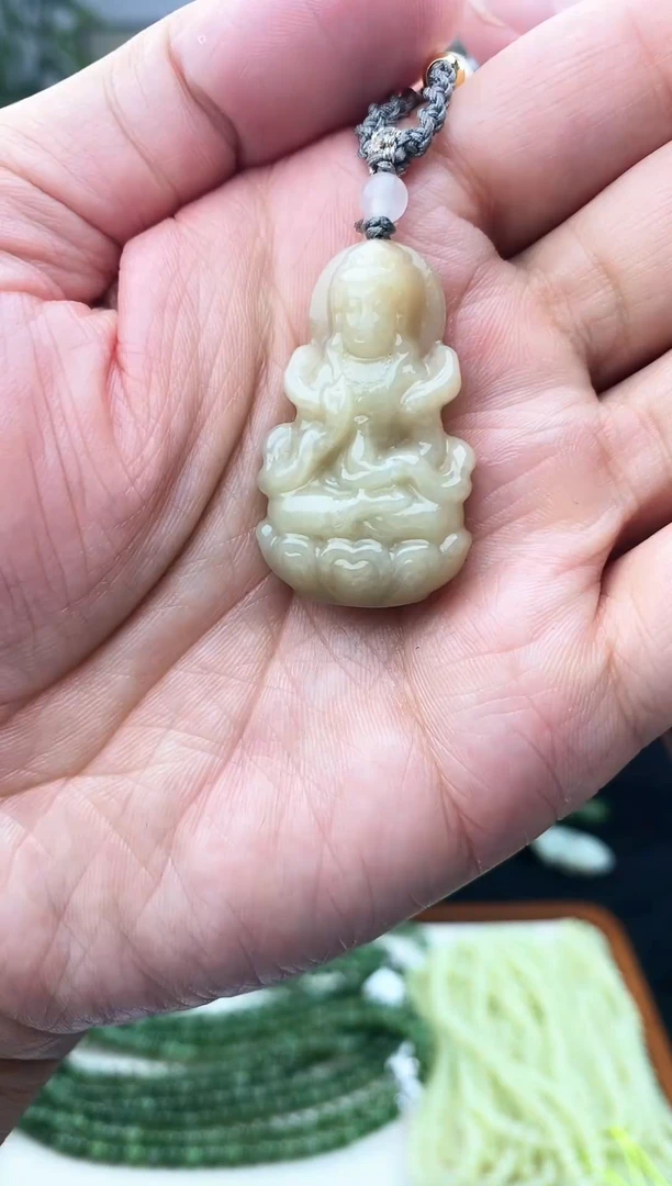 和田玉未镶嵌颈饰1