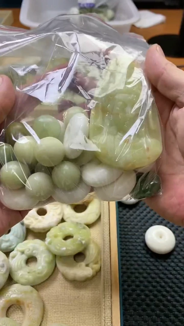 【闪购商品】蛇纹石玉其它未镶嵌多样性发货一个