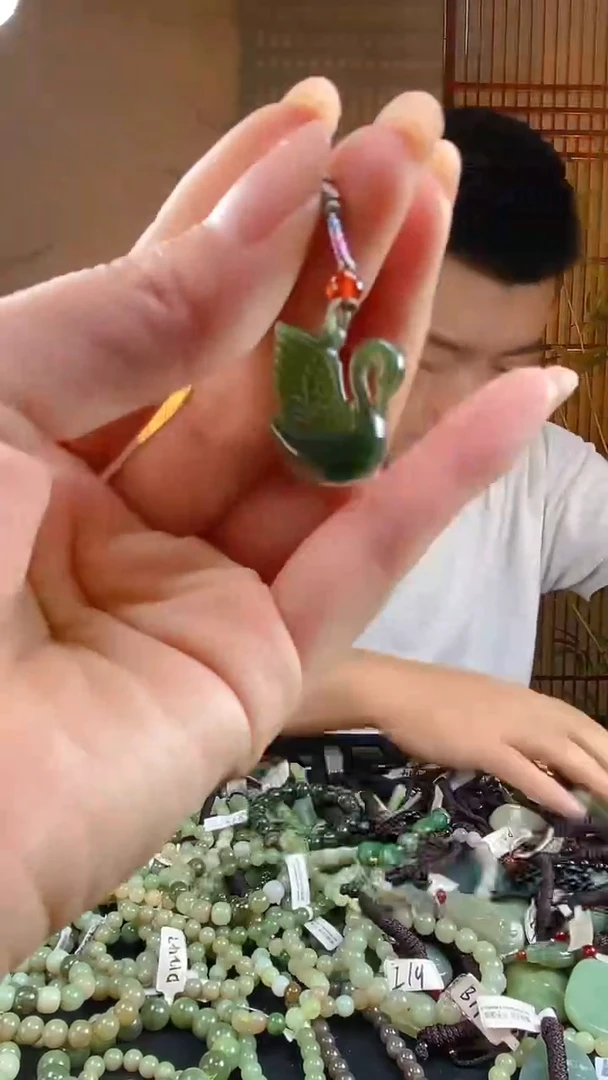 和田玉未镶嵌颈饰多样性发货，拍一发一