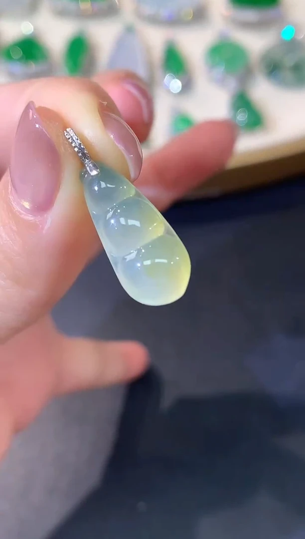 吊坠(不含链)18K金镶嵌翡翠Q166|1500