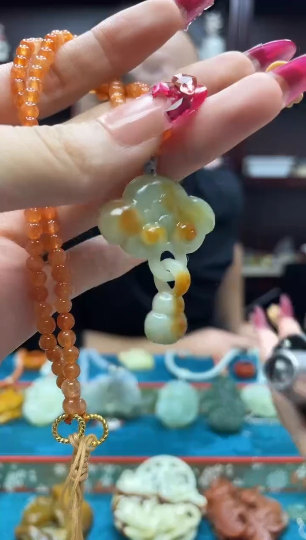 未镶嵌岫玉吊坠·