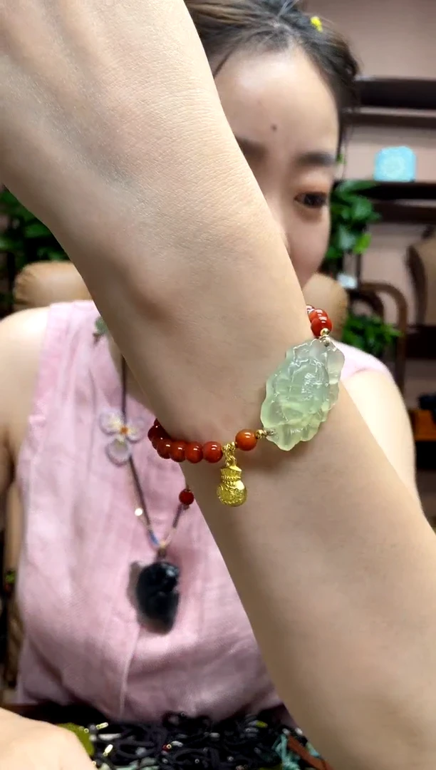 岫玉未镶嵌手牌多样性发货发其中之一