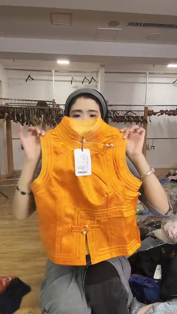 马甲       L码        105-115斤