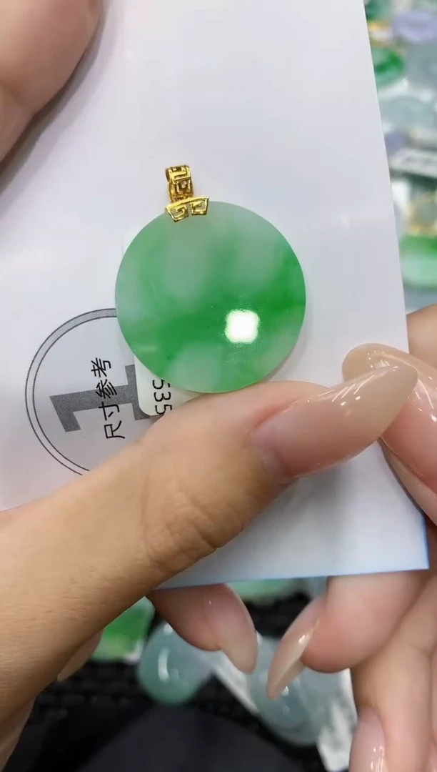 颈饰18K金镶嵌翡翠111111111111