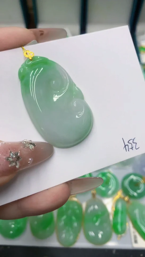 颈饰18K金镶嵌翡翠111111