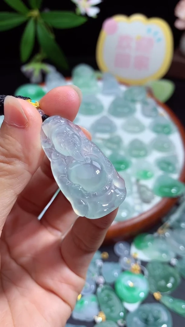 颈饰未镶嵌翡翠财神