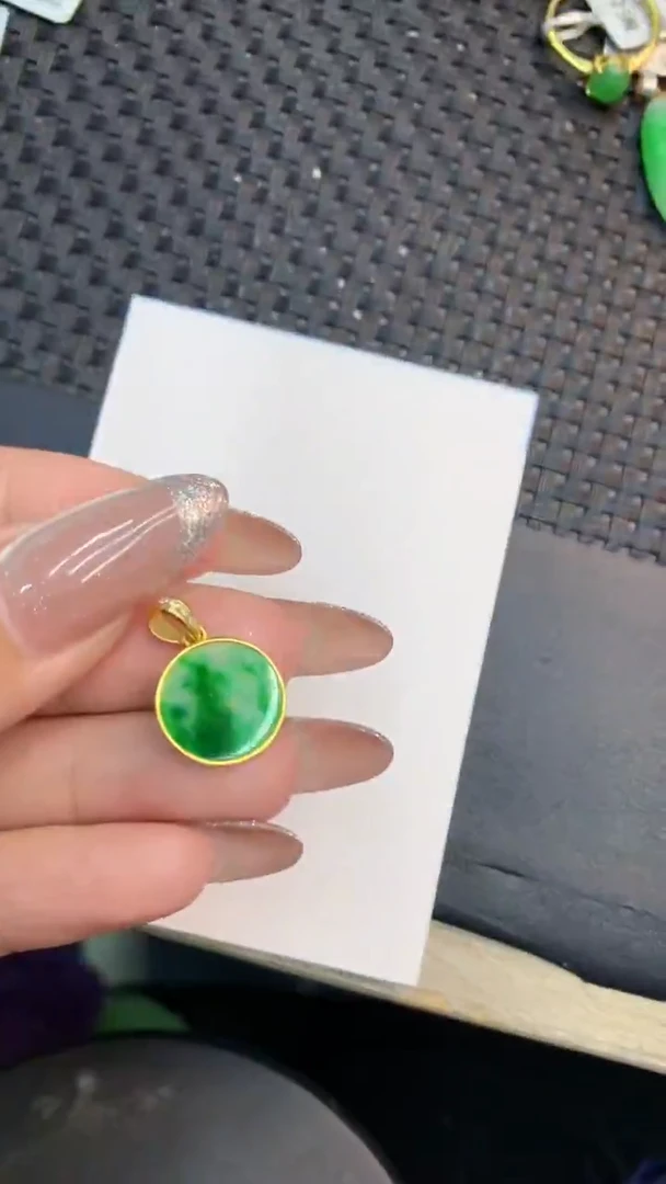 颈饰未镶嵌翡翠1