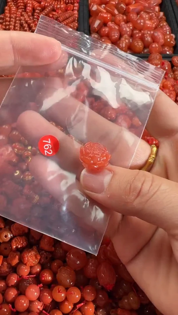 【闪购商品】南红玛瑙颈饰未镶嵌1