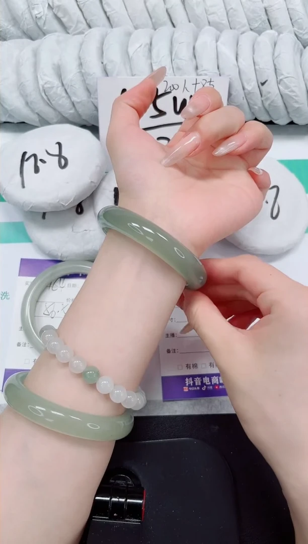 石英质玉手镯未镶嵌165-56