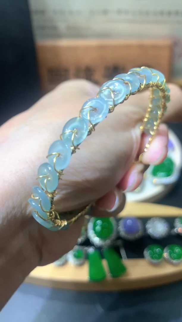 未镶嵌手镯翡翠团购