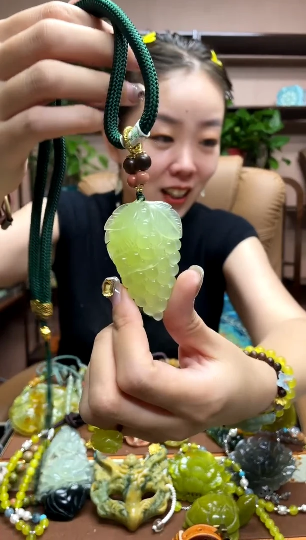 未镶嵌岫玉吊坠·2