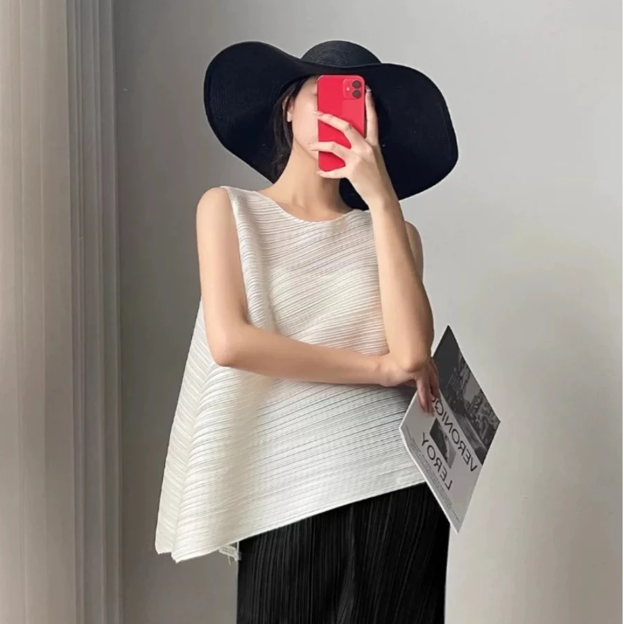 好品质~简约上衣百搭显瘦不规则纯色褶皱无袖圆领背心小众设计