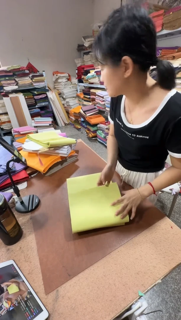 24*180荧光绿光板真银25张