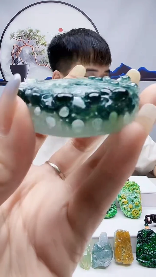 未镶嵌定制翡翠毛货挂件72