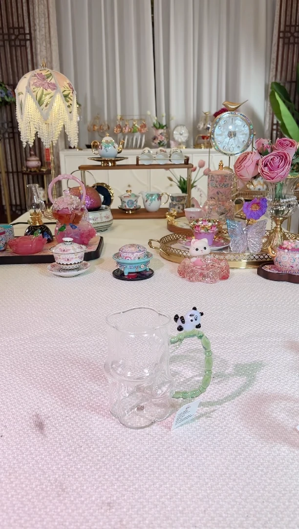 熊猫把手茶杯--如图