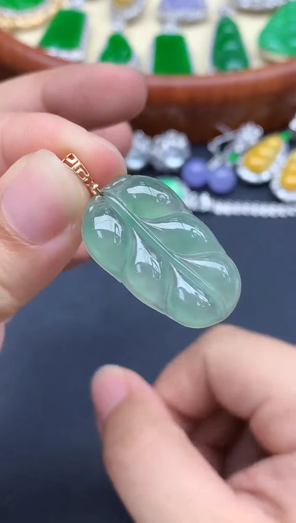 颈饰18K金镶嵌翡翠121-中国好珍宝