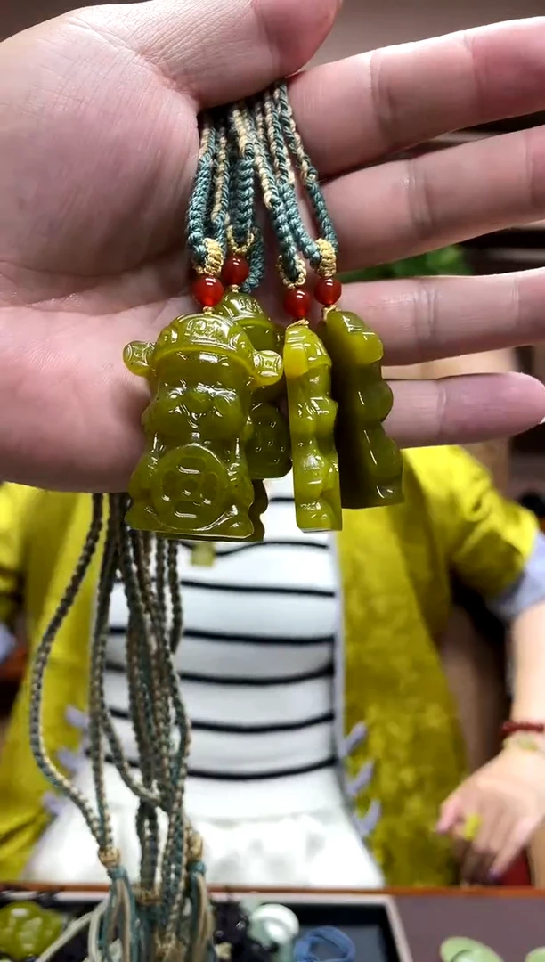 岫玉未镶嵌吊坠多样性发货其中发一